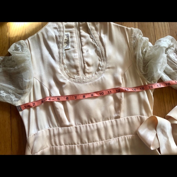 70s Vintage Peach Satin Gunne Wedding Dress - Picture 9 of 15